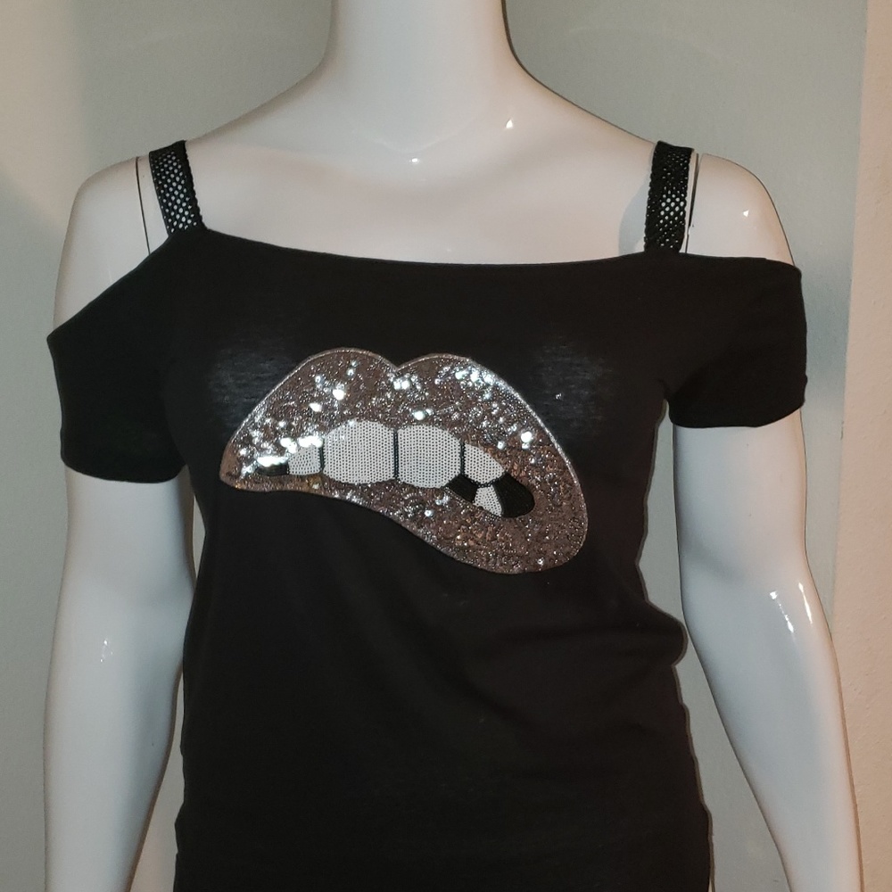 Sassi Rebel Plus size cold shoulder t-shirt